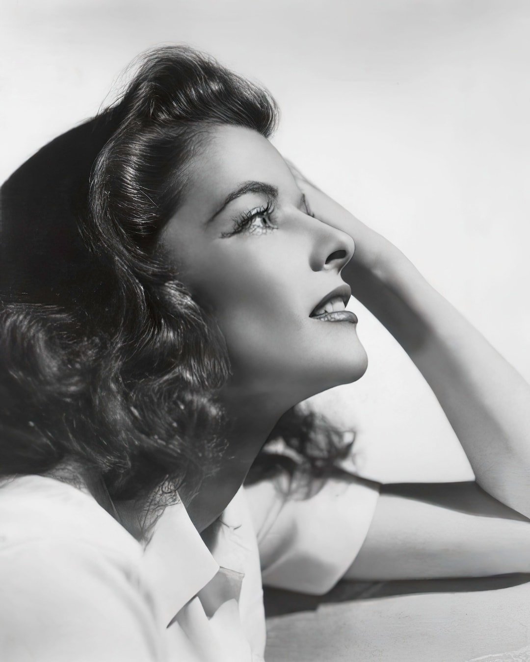 写真　キャサリン・ヘプバーン ポートレート キャサリン・ヘプバーンのスタジオポートレート、1940年頃、ブル作