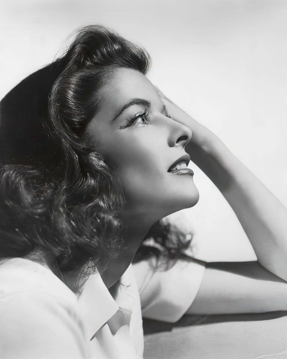 写真　キャサリン・ヘプバーン ポートレート キャサリン・ヘプバーンのスタジオポートレート、1940年頃、ブル作