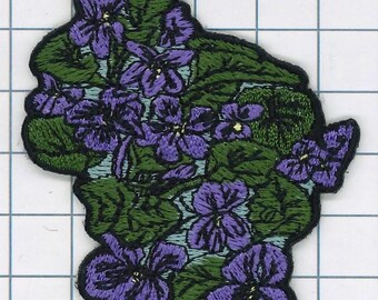 Wisconsin Wood Violet Embroidered Patch | WI State Flower