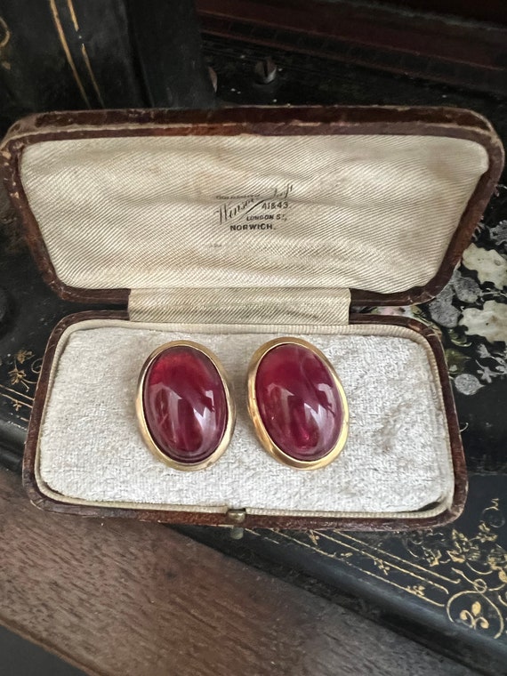Vintage red/ruby oval  Cabuchon style clip on earr