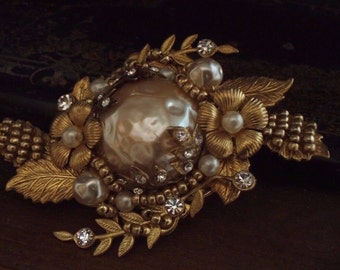 A beautiful Haskell-style Vintage pearl  Brooch with crystals,   Very Downtown Abbey style. great ladies christmas/birthday gift