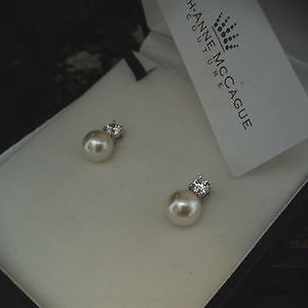 sparkly man made brilliant round cut diamond & pearl stud screw earrings 925 silver.  perfect gifts for ladies, bridal earrings,