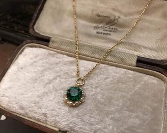 Vintage Emerald Green Crystal & Seed Pearl Drop Pendant Necklace