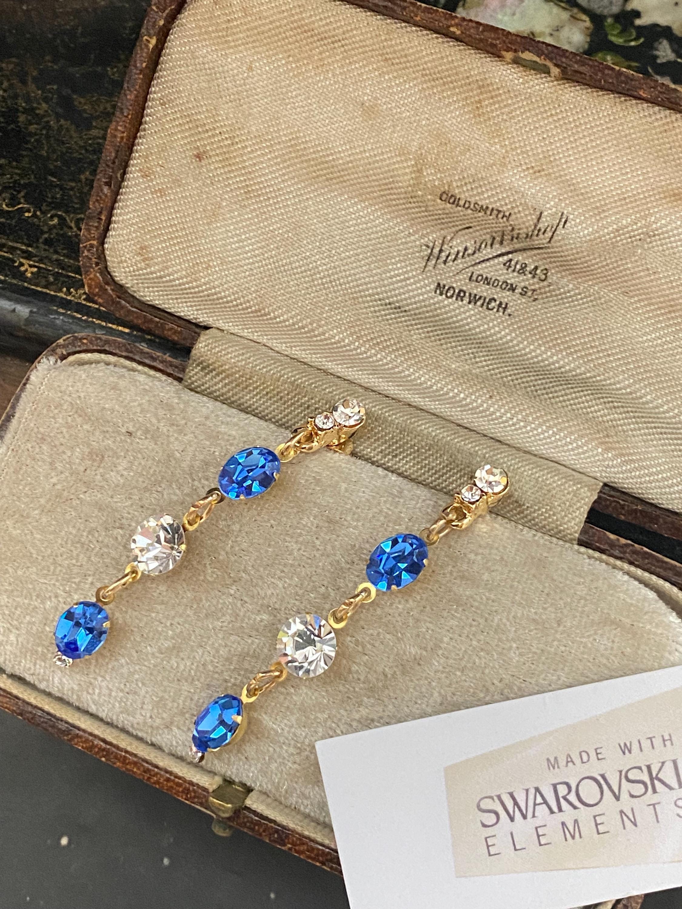 Philip Jones Orecchini Pendenti Con Zirconi Blu – Pietra Portafortuna Di Settembre, Placcati Argento, Ipoallergenici, Confezione Regalo