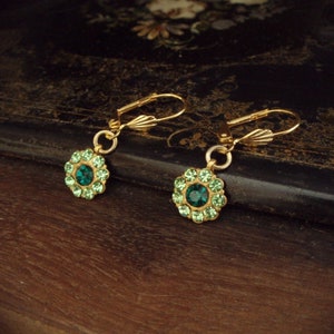 boucles d'oreilles rondes vintage en cristal vert émeraude et péridot et feuille d'or