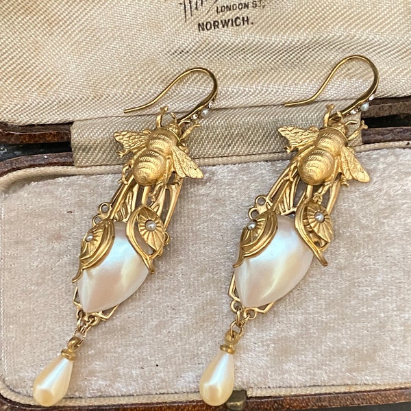 Vintage Gucci Haskell Style Gold Bee Pearl Drop Earrings Filigree Deco