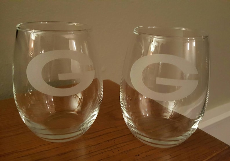 Pair of etched stemless wine glasses with Green Bay Packers Etsy