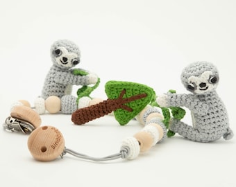 Crochet pram chain SLOTH grey with rattles