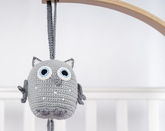 Crocheted music box EULE in grey for babies, removable music mechanism