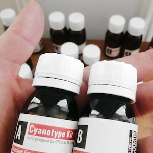 Kit cianotipo forma di polvere bottiglie di vetro ambrato piccole e medie dimensioni immagine 3