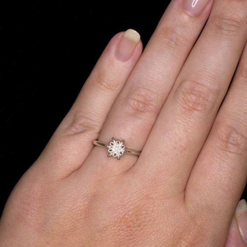 10653 Round Semi-Mount 6 Prong Engagement Ring Setting White Gold Vintage Solitaire Floral Classic Minimalist