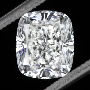 2Ct Lab Created Diamond F Vs2 Igi Certified Elongated Cushion Shape Cut Loose
