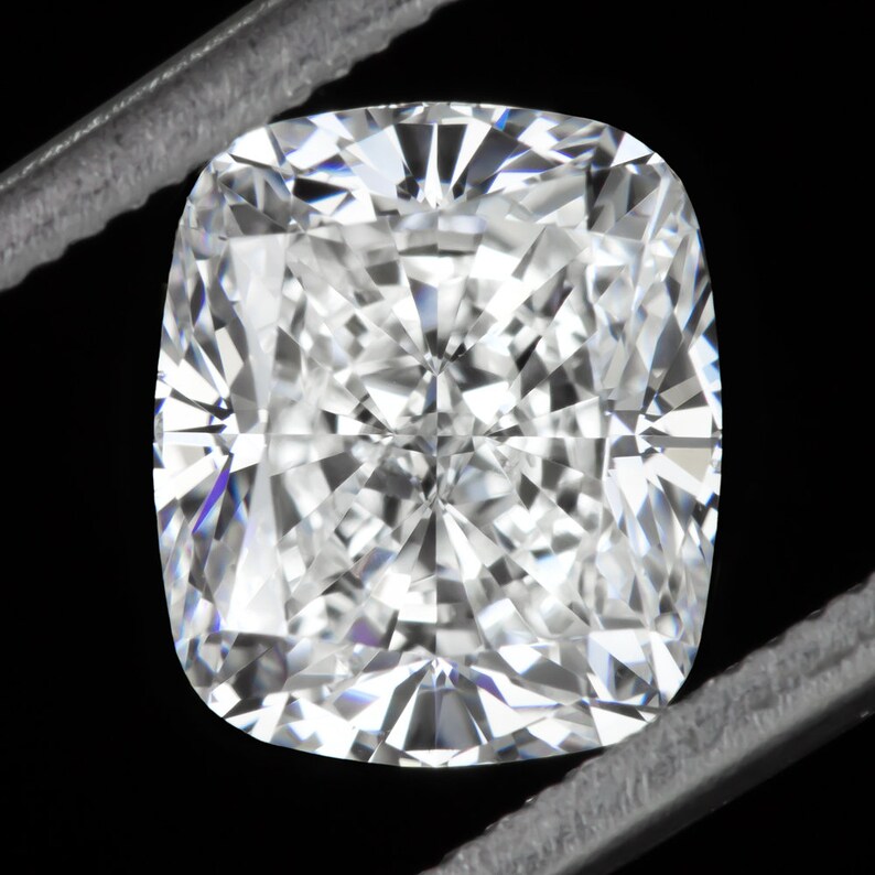 2Ct Lab Created Diamond F Vs2 Igi Certified Elongated Cushion Shape Cut Loose