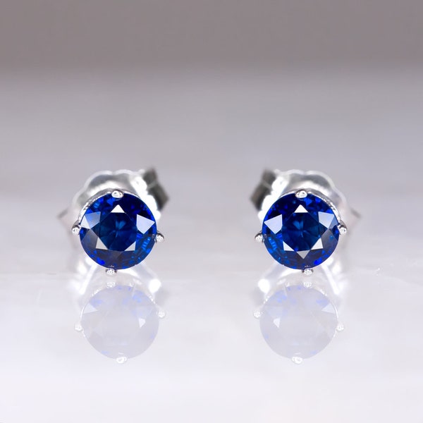 Boucles d'oreilles en saphir naturel de style vintage, or blanc 14 carats, rond bleu en filigrane (MTO-13146 3799)