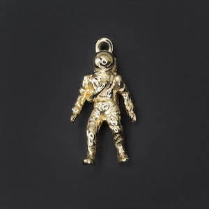 Solid 14K Yellow Gold Astronaut Charm Pendant Space Necklace Nasa Neil Armstrong (19129)