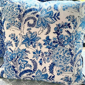 Funda de almohada de 20 pulgadas con estampado de bloques, diseño floral colorido con ribete, cremallera, 100% algodón.
