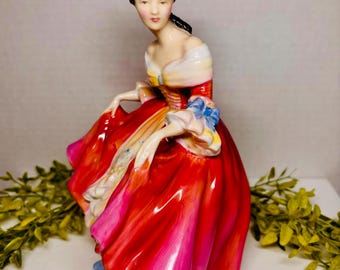 ロイヤルドルトン 1957年 サザンベル HN 2229 フィギュア ボーン