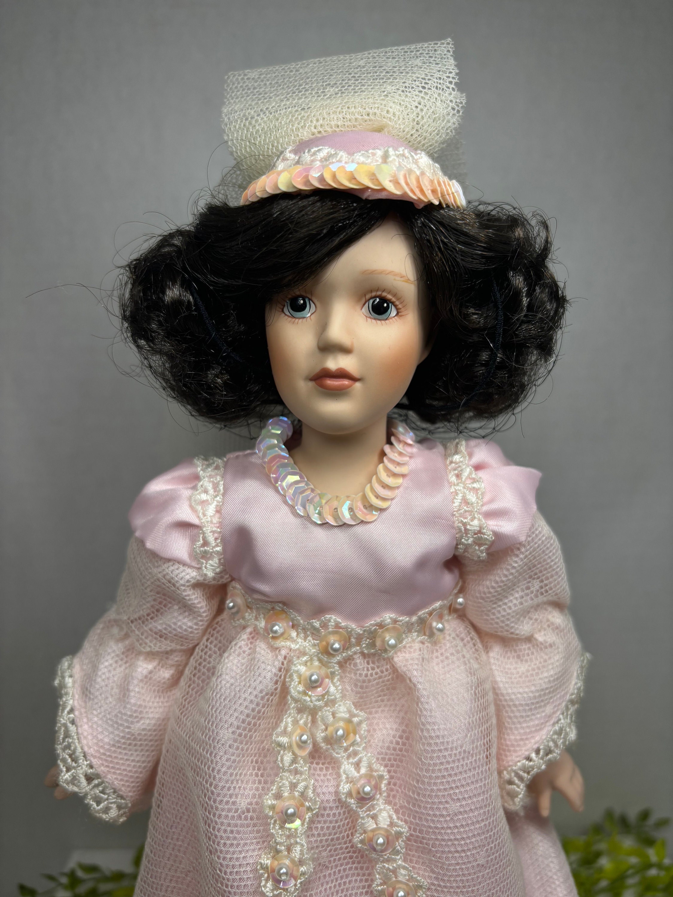 1987 Sleeping Beauty Porcelain Doll Danberry Mint Storybook