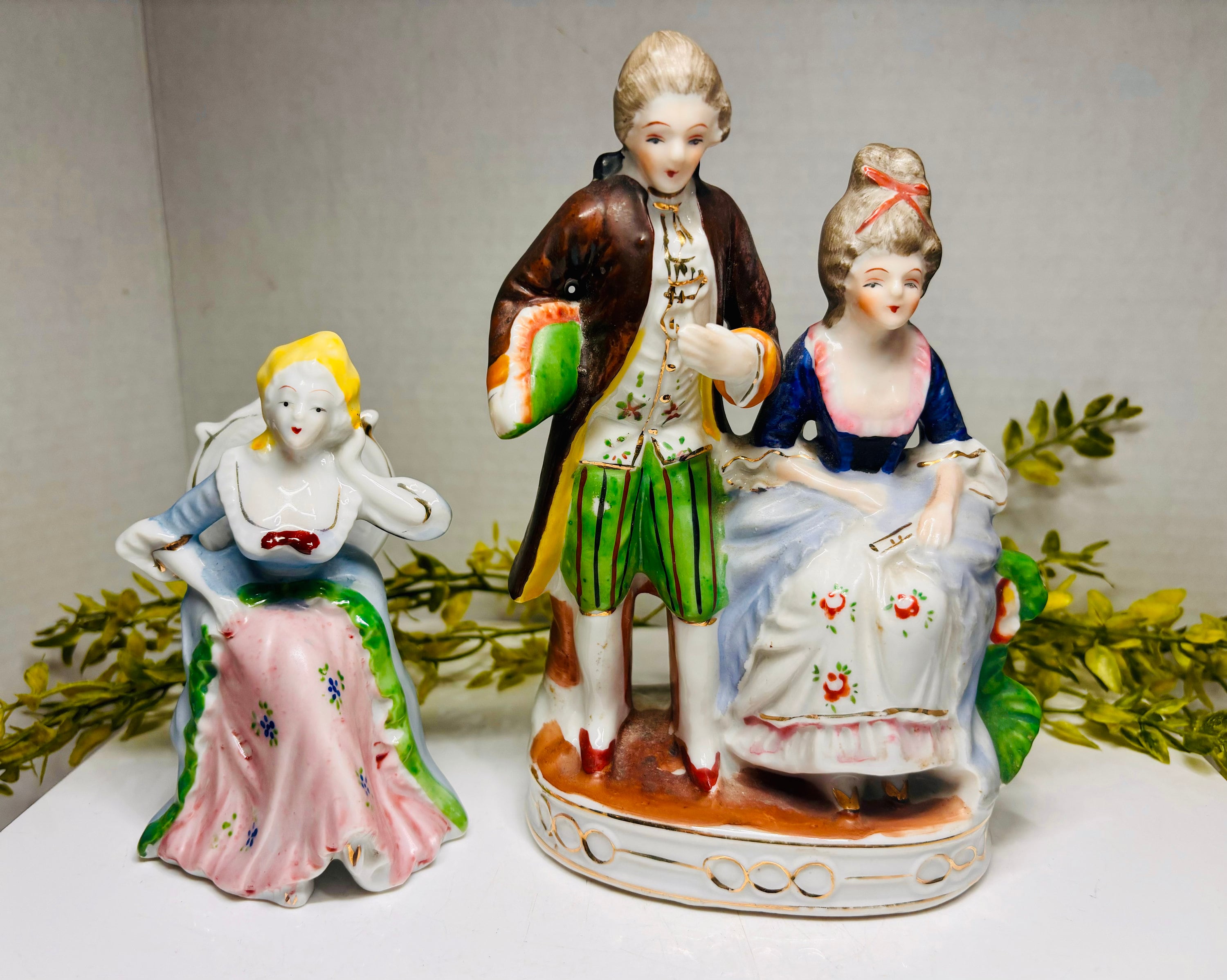 Vintage 1940s Occupied Japan 2 Porcelain Figurines a Couple and an