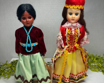 ヴィンテージ ロシア 13インチ 眠そうな目 黒髪青目の伝統的な人形