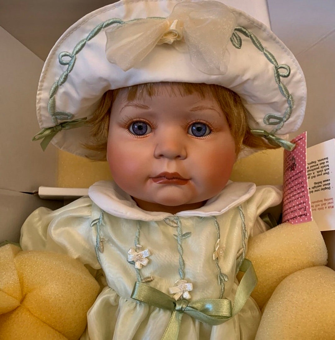 Vintage Paradise Galleries Treasury Collection Premier Edition 19