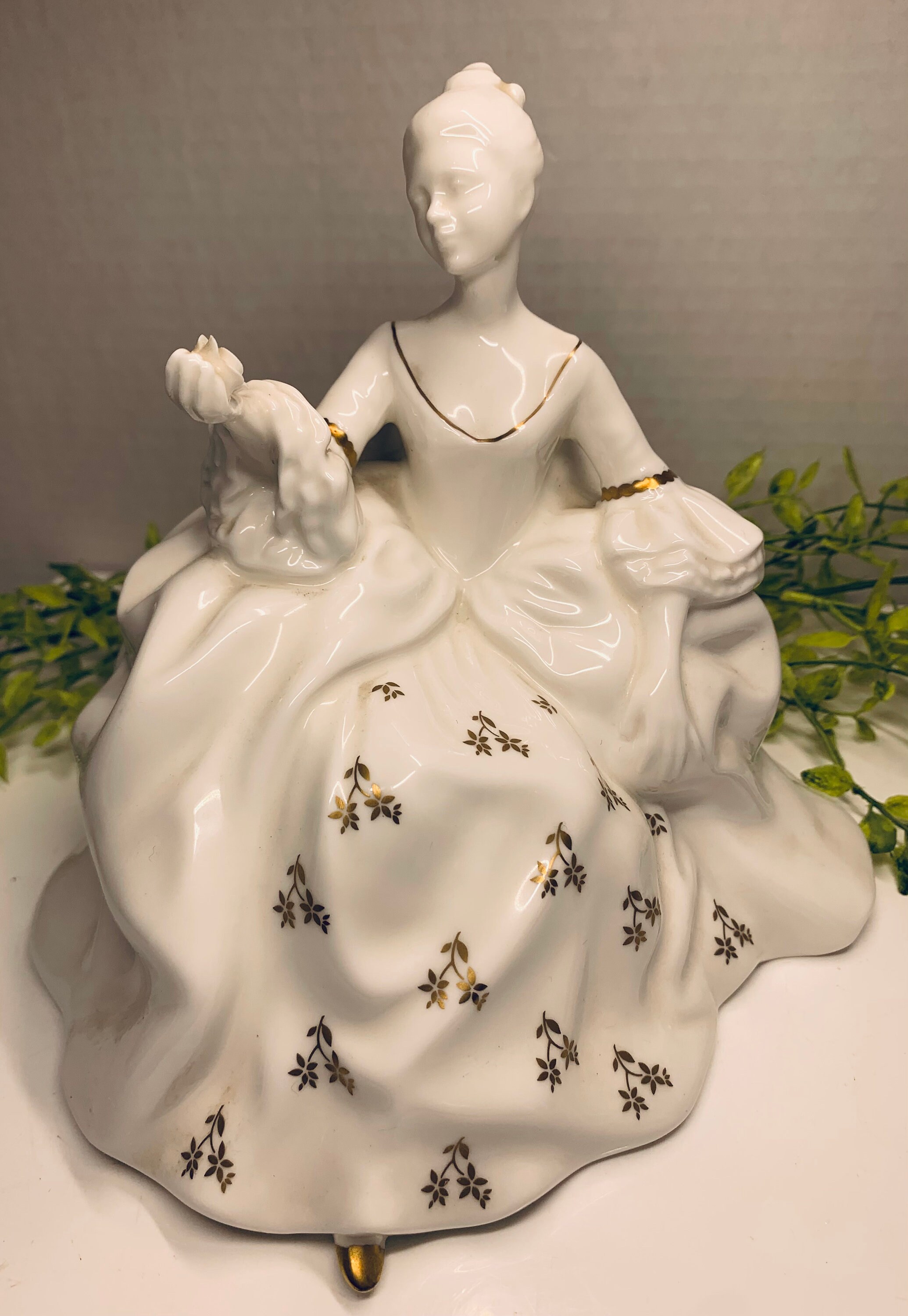 Royal Doulton HN 2326 1965 Antoinette English Fine Bone China