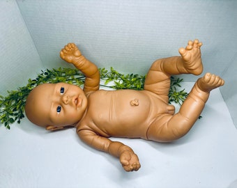 Vintage Anatomie realistische Baby Boy Doll Silikon Posable Lebensechte faltige Baby Haut