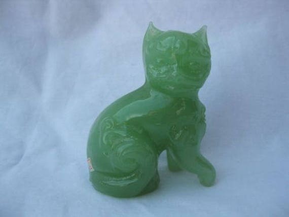 Jade Cat Curio Cabinet Ching Dynasty Cat 1980 Cat Collectible Etsy