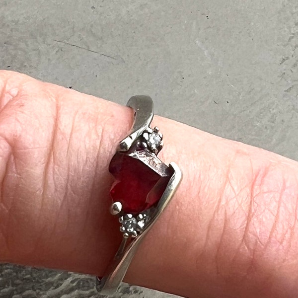 Red garnet heart ring with chip diamonds set in sterling silver, vintage