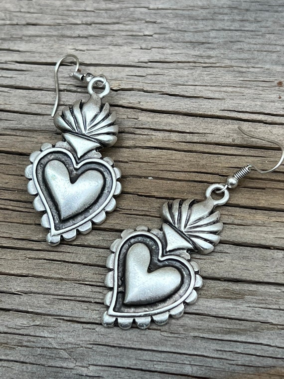 Sacred heart earrings, metal alloy with silver hea