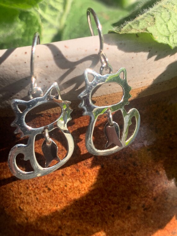 Cat earrings, Taxco silver, cat with fish danglin… - image 9