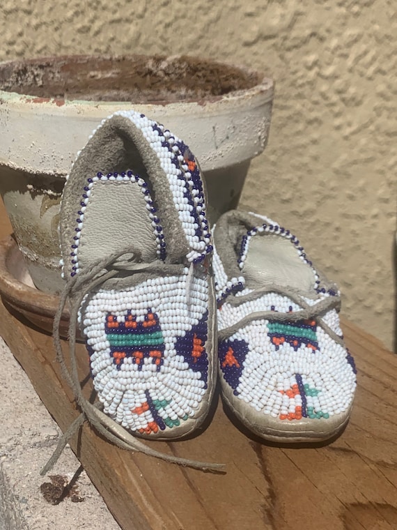 child's moccasins, vintage beadwork, American Indi