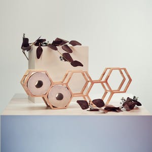 Porta carta igienica da parete, mensola galleggiante in legno per riporre più rotoli di carta igienica, porta carta igienica da appendere in legno di frassino a nido d'ape