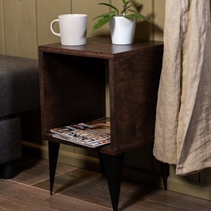 Rustic Nightstand with Storage, Wood Bedside Table with Shelf and Metal Legs, Modern Brown End Console, Bedroom Open Furniture