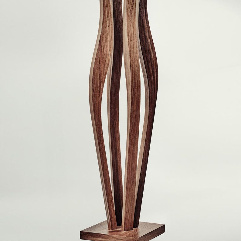 Soporte alto para plantas de interior, pilar curvo de ratán para suelo, soporte de madera para macetas, nogal/roble único hecho a mano. imagen 5
