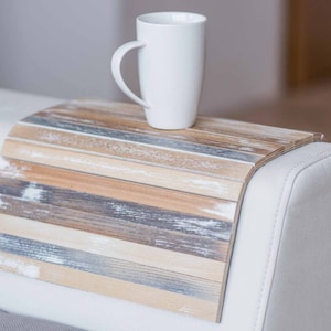 Holz Sofa Arm Beistelltisch Couch Nachttisch Holz Untersetzer Kaffeetasse faltbar Schutzmatte TV-Stuhl Armlehne Caddy Beistelltische Tabletts Vintage