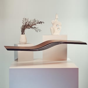 Étagère murale flottante en chêne, étagères montées, bois, livres, géométrique, Wandregal, étagères modernes en bois, meubles faits main