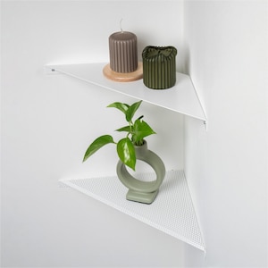 Estantes de esquina de metal, estante para plantas blanco de montaje en pared, estantería de esquina negra pequeña, estante de pared geométrico (juego de 2)
