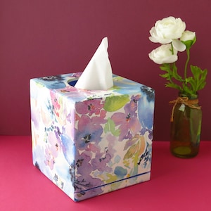 Tissue box cover Floral spring decor Tissue holder Bedroom stand box Tissue storage box