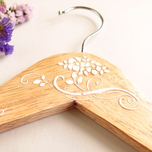 Bridal hanger - Wedding dress hanger - Floral hanger - Bridesmaid hangers - Personalized floral hanger