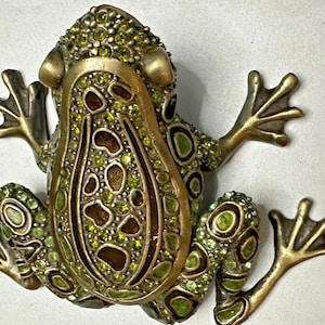 Frog Trinket Box – Green Pave Crystals, Red Eyes, Secret Compartment