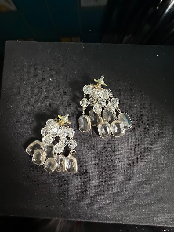 Clear Acrylic Chandelier Earrings – Elegant Statement Jewelry