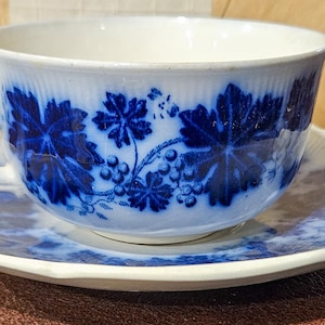 GEFLE Upsala Ekeby Sweden china VINRANKA Percy Flow Blue demitasse cup & saucer