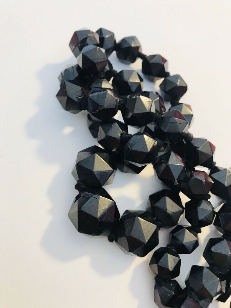 long Victorian WHITBY JET necklace faceted beads ~58g ~ ~ inA5451