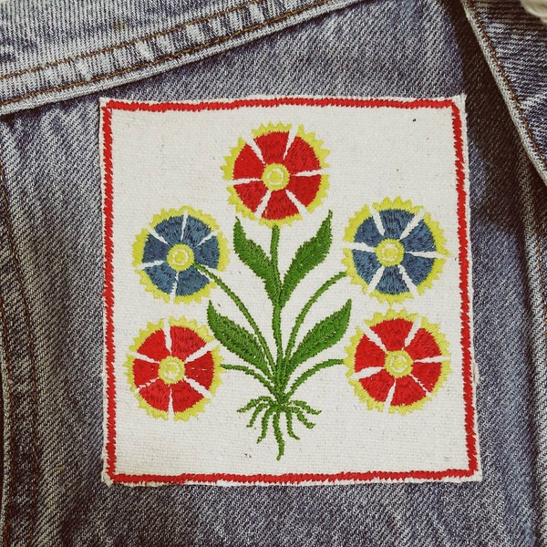 Geborduurde Upcycled Canvas Flower Patch