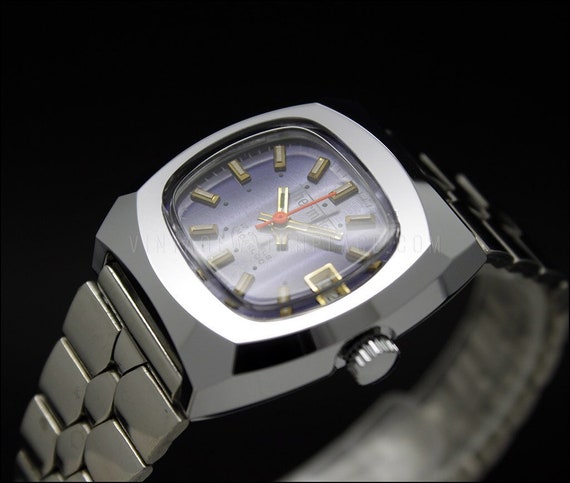 Nos vintage watches online