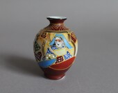 Small Asian Satsuma Vase from Japan Asia