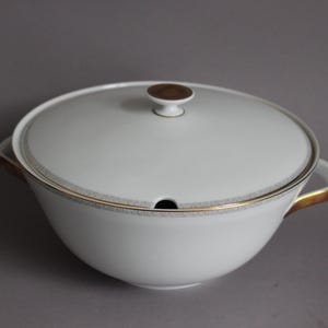Hutschenreuther Selb Favorit Soup Terrine Bowl D 25 cm Gold Rim Decor 8486