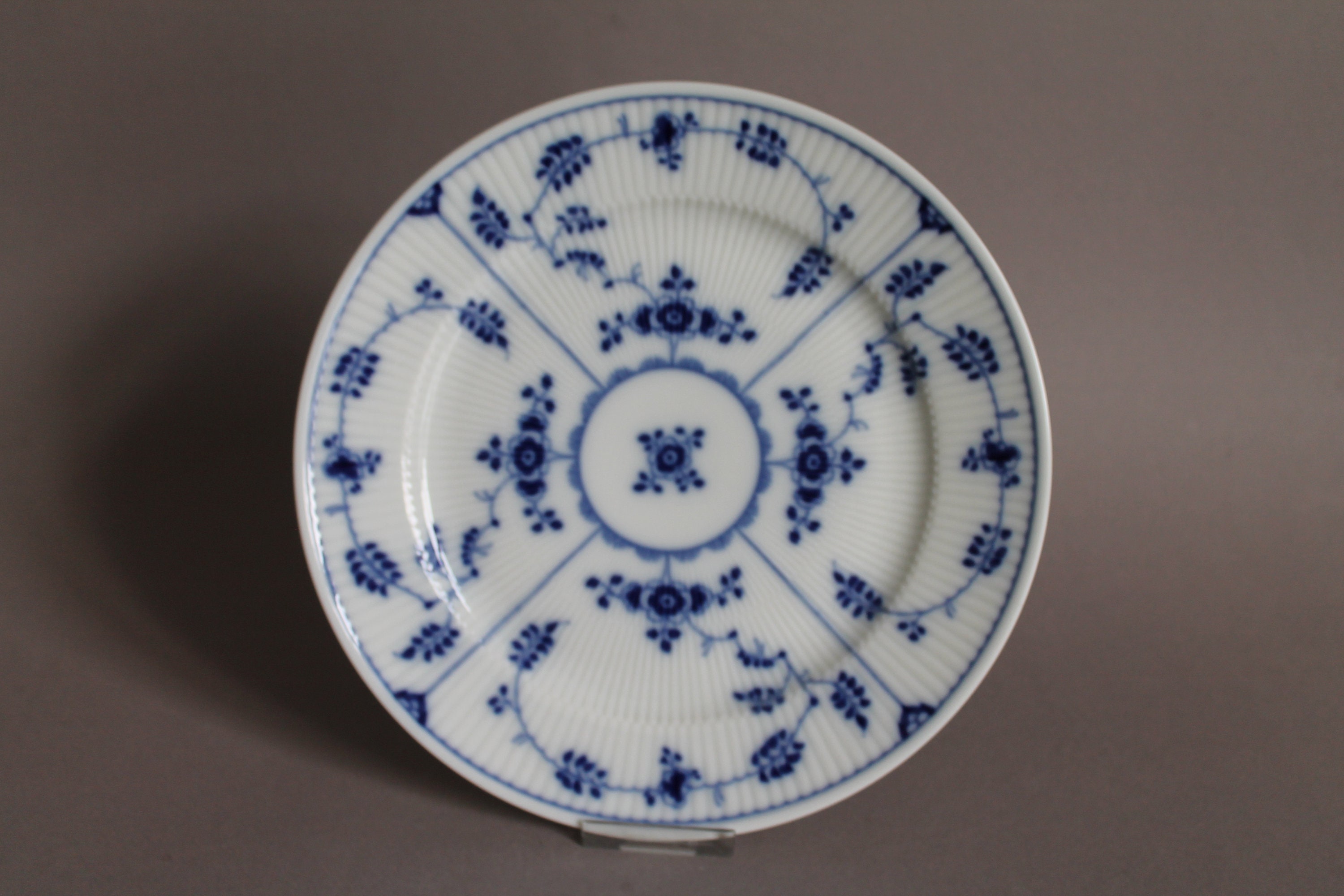 Cake Plate 20,3 cm by Villeroy & Boch Heinrich Amalienborg Real Kobald Cake Plate 20,3 cm by Villeroy & Boch Heinrich Amalienborg Real Kobald