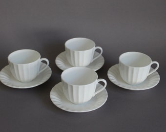 Set von 4 Royal Worcester Warmstry Weiß Kl Kaffeetassen m Untere Fine Bone China England